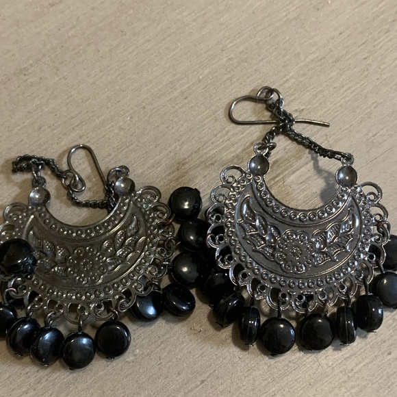 Fan style black earrings, large statements - Picture 5 of 5